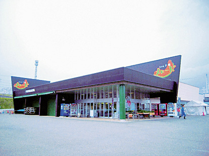 【札幌周辺の道の駅】夕張メロンを使った菓子や、キャラクターグッズも販売「夕張メロード」