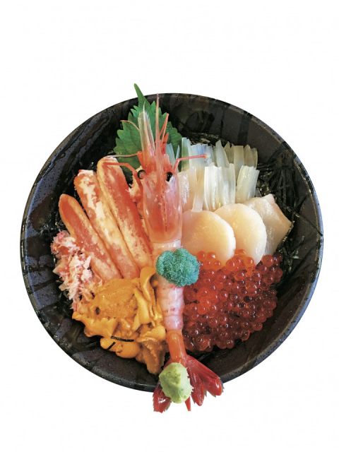 一人では食べきれない!驚きのメガサイズ丼「味鮮 まえかわ」