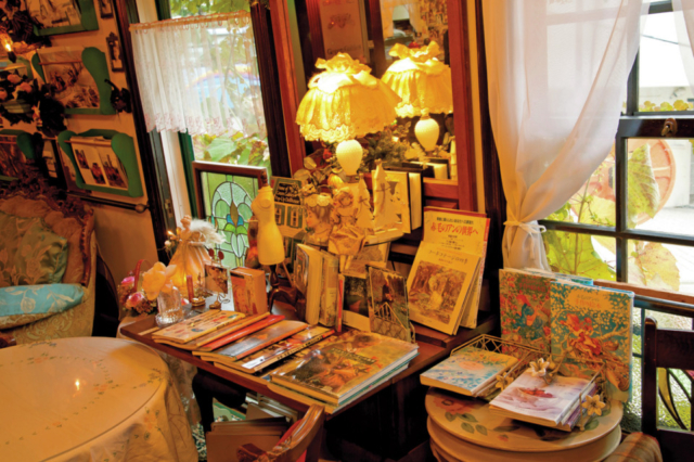 ロマンティックな空間で手作りスイーツ「グリーンゲイブルズ」