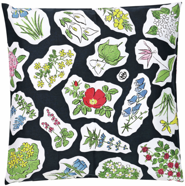 【北海道×六花亭のオリジナルグッズ】花柄クッションカバー