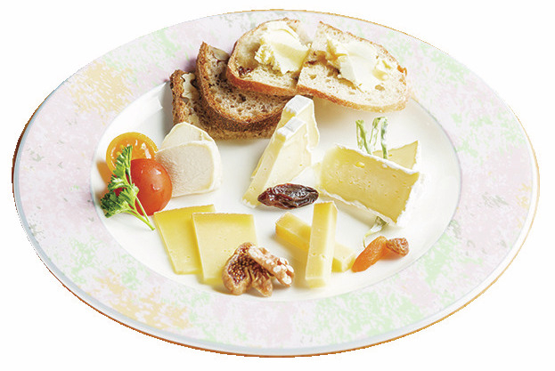 【十勝×チーズ料理】アルプスの伝統料理ラクレットとろけるほどに風味が豊かになる「共働学舎新得農場」