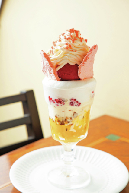 大正時代築 ブルーの外壁が涼しげキュート♥「ROMANTiCO ROMANTiCA」