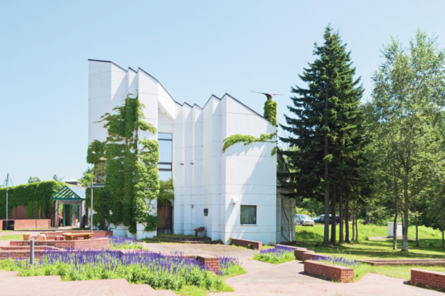 【ニセコ×ドライブ】オリジナル珈琲を味わいながら偉人の思想と文学に触れる「有島記念館」