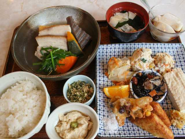 【奄美大島のグルメスポット】島とうふ屋