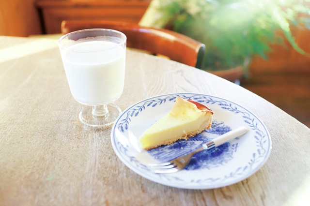 【十勝×チーズ料理】約150頭の牛を飼うファームで新鮮牛乳使用の手作りチーズを堪能「半田ファーム」