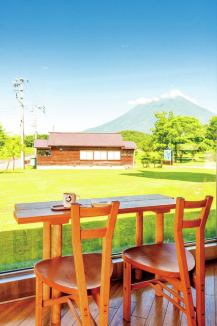 【ニセコ×ドライブ】オリジナル珈琲を味わいながら偉人の思想と文学に触れる「有島記念館」