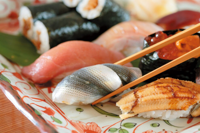 職人技が生きた江戸前寿司からお手頃なランチまで「食彩 久遠」