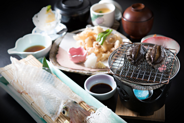 活造り&手作りの多彩なイカメニュー「活魚料理 かべしま」