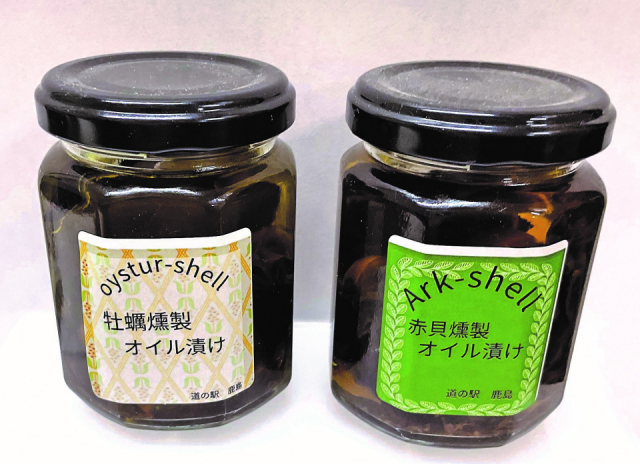 旬の野菜や名物グルメをゲット!「千菜市」