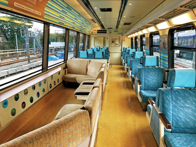 2019年に内装をリニューアル!黒船電車
