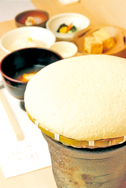 【佐賀グルメ×豆腐料理】できたての温かいざる豆腐を味わう「豆腐料理 かわしま」