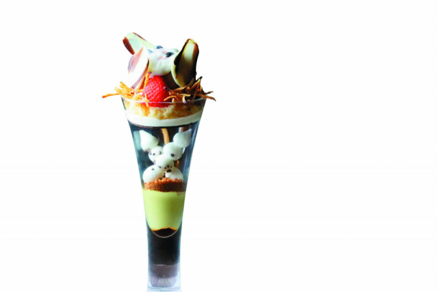 【札幌のシメパフェ人気店】夜パフェ専門店 Parfaiteria miL