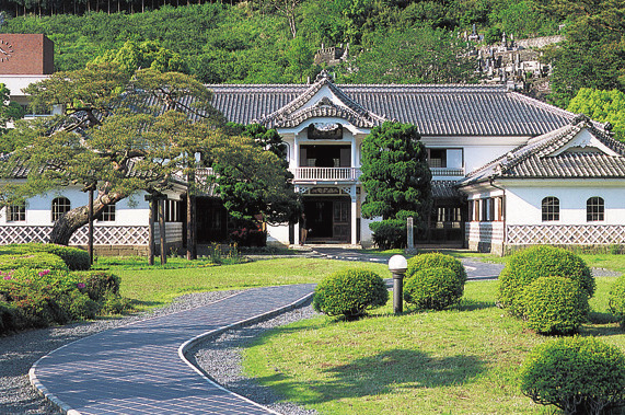 【西伊豆・松崎】<ひと足のばして!>明治の名残り! 伊豆地区最古の小学校「重要文化財 岩科学校」