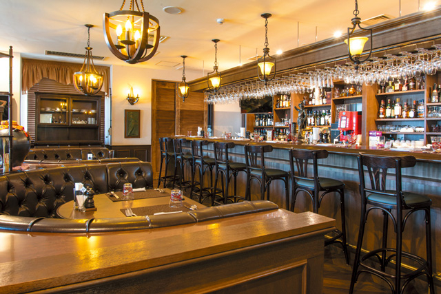 【沖縄のおすすめステーキの店】特撰プライムリブを低温でじっくり焼き上げる「PIZZA HOUSE 新本店」