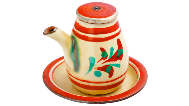 壺屋焼を継ぐ味わいのある器「ギャラリーうつわ家」