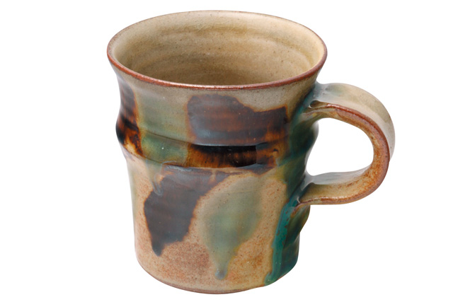 渋さが味わい深く美しい色彩「横田屋窯」