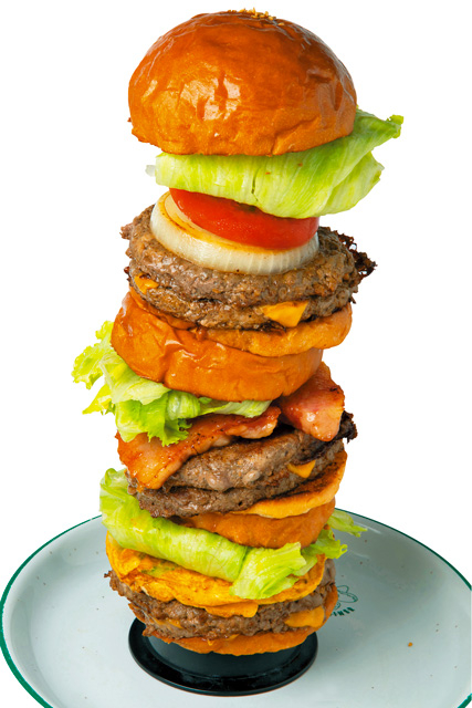 そびえ立つタワーのようなフォルムに圧倒される「アメリカ食堂SAND’S DINER」