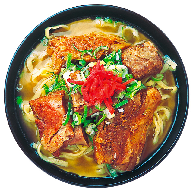 やわらかソーキが麺の上にたっぷり「我部祖河食堂 本店」