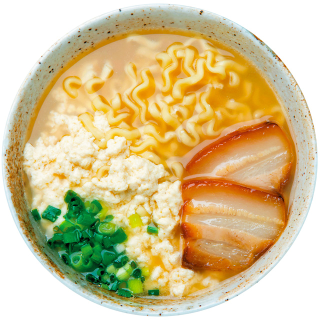 ゆし豆腐と沖縄そばの絶妙コラボ「わらいそば」