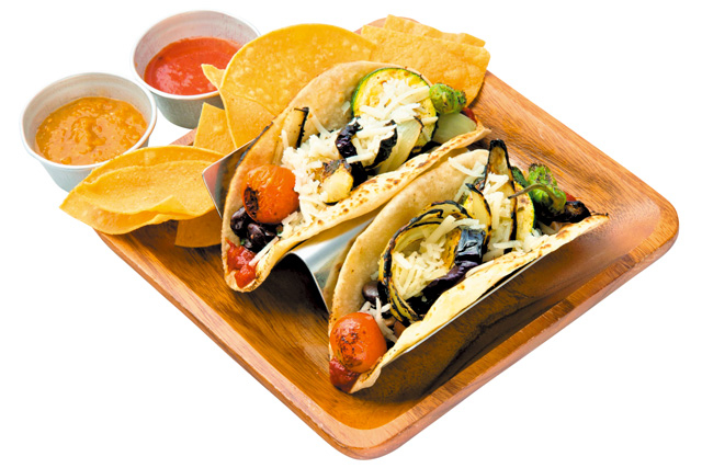 メキシカン気分でタコスをほおばる「ESPARZA’S TACOS and COFFEE」