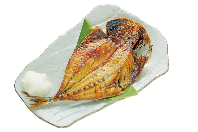 人気の自家製干物をボリュームたっぷりの定食で「港食堂」