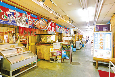 人気の自家製干物をボリュームたっぷりの定食で「港食堂」