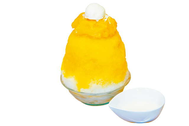 マンゴーのふわとろソースとふわふわ氷のハーモニー「みるくふぁーむカフェ」