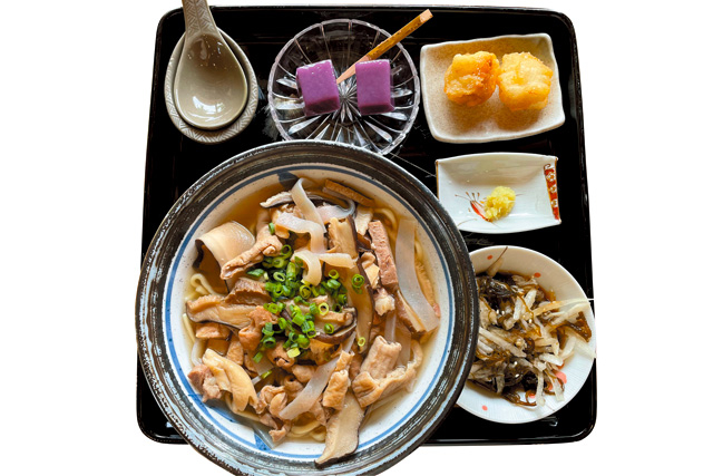 古民家食堂 てぃーらぶい