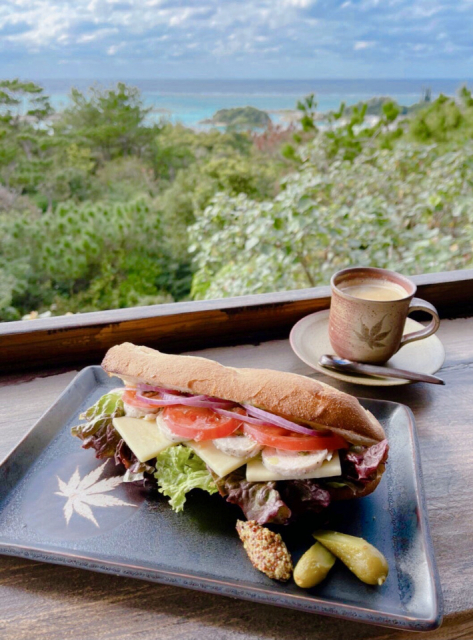 【沖縄×オーシャンビューのカフェ】カフェ土花土花