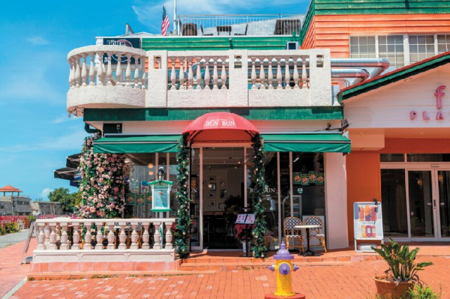 cafe and fruits BUNBUN