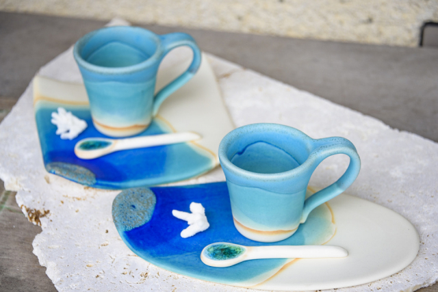 【沖縄土産×やちむん】どこでも沖縄気分「「うるまブルー」シリーズの カップ&ソーサー」