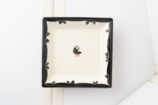 【沖縄土産×やちむん】おしゃれで使いやすい「黒枠シリーズ」