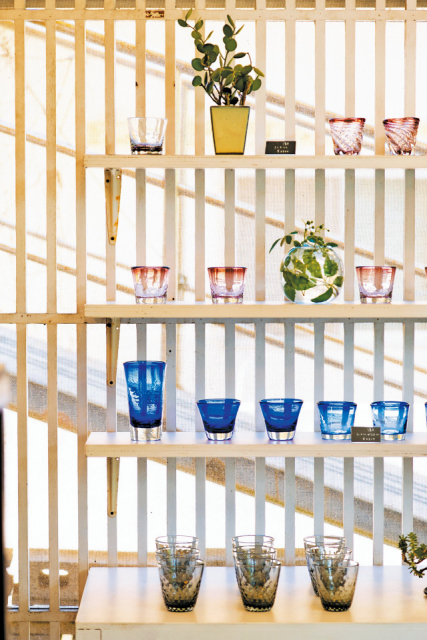 伝統製法による粋なガラス作品「琉球ガラス工房 glacitta’」