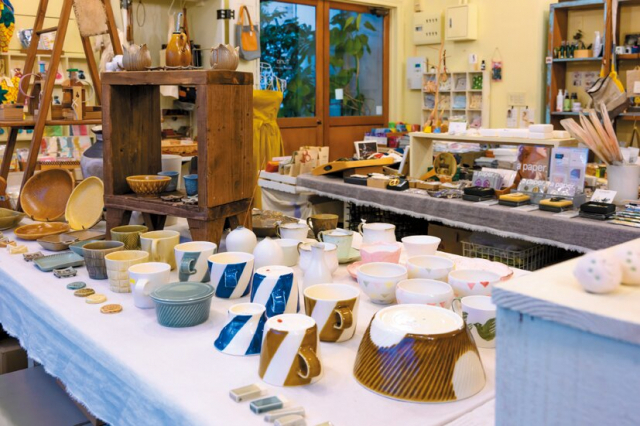 作家の思いを買い手につなげる「コミュニティショップYuna」