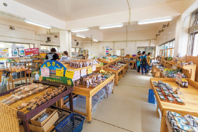 【古宇利島×みやげ】島の特産品やグルメが楽しめる「古宇利島の駅 ソラハシ」