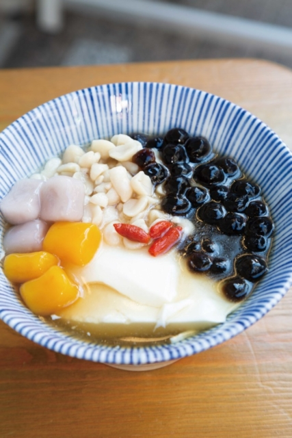 【東京×仙草ゼリー】上野のにぎやかさに台湾の街並みを重ねる「黒工号 上野アメ横店」