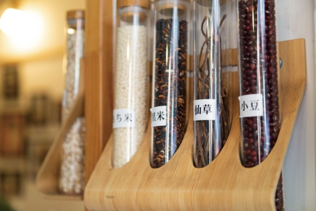 【東京×仙草ゼリー】上野のにぎやかさに台湾の街並みを重ねる「黒工号 上野アメ横店」