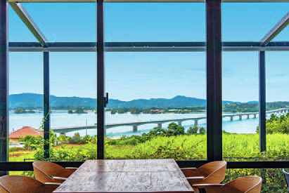 One Suite Restaurant L LOTA