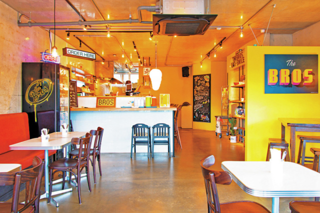 できたて&ボリューム満点がうれしい「THE BROS Sandwich Stand」