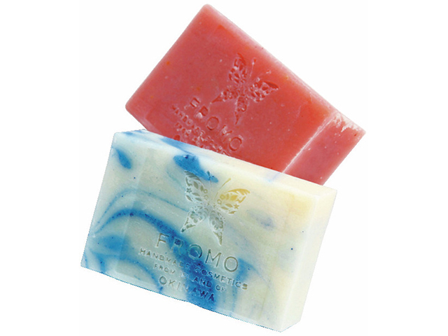 カフェ併設のコスメショップ「FROMO」