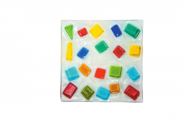 【沖縄土産×琉球ガラス】明るく豊かな気分になるプレート皿「万華鏡プレート 角クリア (195㎜)」