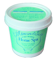 塩にまつわるアイテムがズラリと並ぶ「塩屋 国際通り店」