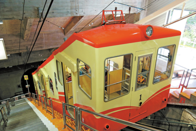 ②【黒部湖~黒部平】黒部ケーブルカー