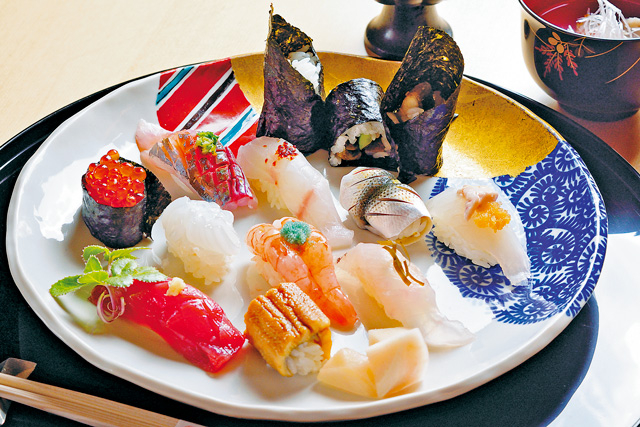 茶屋街に建つ伝説の鮨職人が監修した店舗「鮨処あさの川」