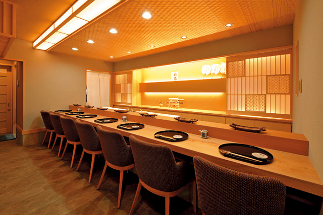 茶屋街に建つ伝説の鮨職人が監修した店舗「鮨処あさの川」