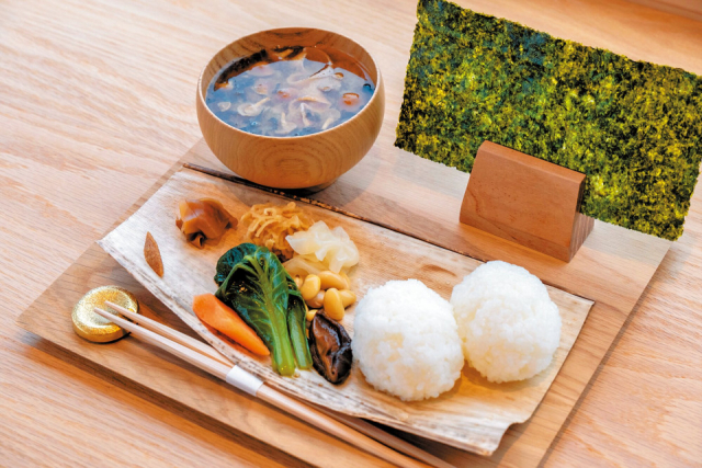 塩沢産コシヒカリの 塩むすび専門店「FARM FRONT SEKI NOEN 」<南魚沼>