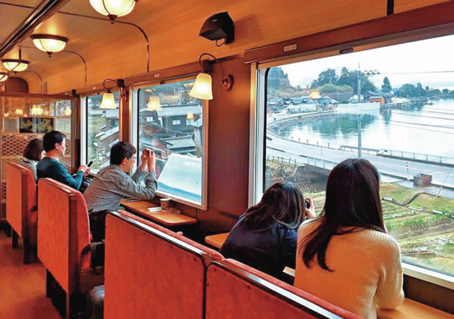 のと里山里海号(七尾駅発)