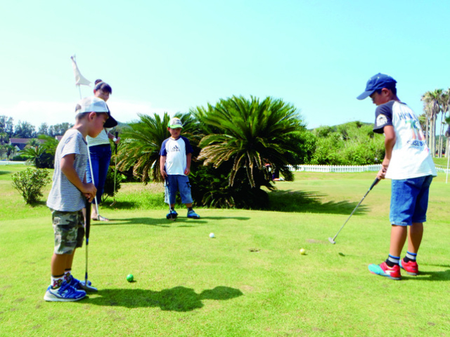 【千葉×南房総ドライブ】おすすめスポット①:花摘みやリース作りを楽しめる「館山ファミリーパーク」