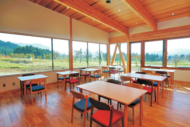 【魚沼の里のおすすめ施設⑧】旅行者も”同じ釜の飯”を「みんなの社員食堂」