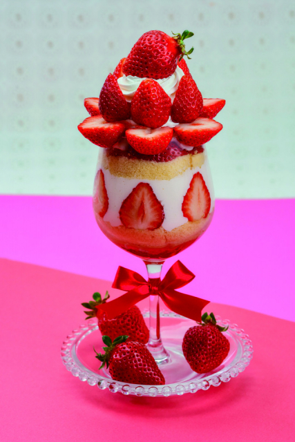 あまおうづくしのご褒美パフェ「キャンベル・アーリー」